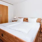 Haus Hafeneck - Hafennaehe - Poolnutzung - Garten - Tischtennis Apartmán *