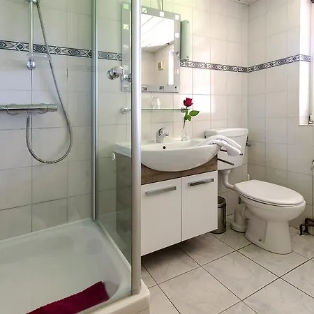 Apartament Haus Hafeneck - Hafennaehe - Poolnutzung - Garten - Tischtennis Bensersiel