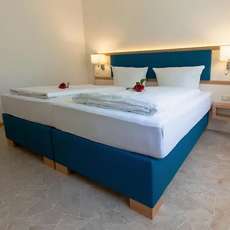 Haus Hafeneck Mit Fruehstuecksoption بينسيرسيال