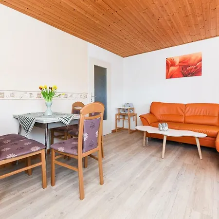 Haus Hafeneck - Hafennaehe - Poolnutzung - Garten - Tischtennis Appartement