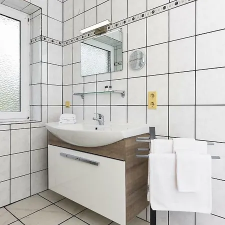 Apartament Haus Hafeneck - Hafennaehe - Poolnutzung - Garten - Tischtennis *