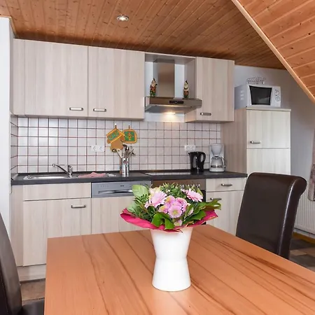 Haus Hafeneck - Hafennaehe - Poolnutzung - Garten - Tischtennis Apartament